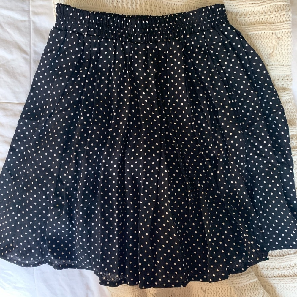 Brandy Melville dotted pull on mini skirt